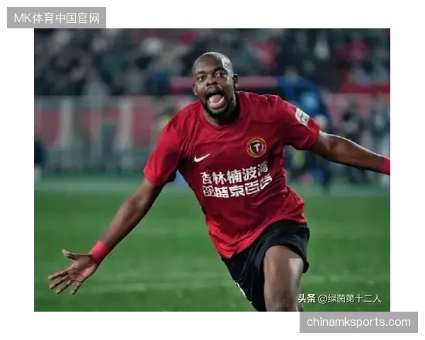 卫冕冠军上海海港开局即遭罚分，球队15轮过后仅积12分深陷积分榜下游区域